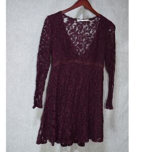 Kimchi Blue Size 4 Burgundy Lace Fit Flare Dress V Neck